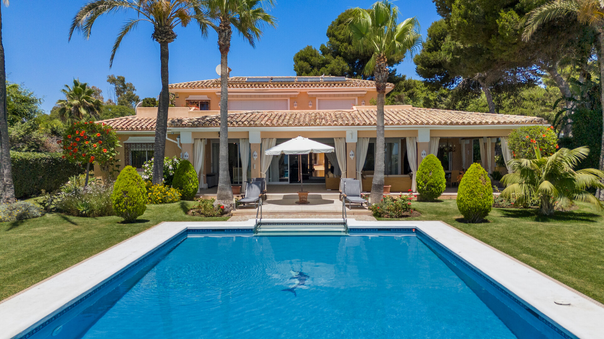 Dynamic 9 bedroom residence takes its beachfront position elegantly on the New Golden Mile