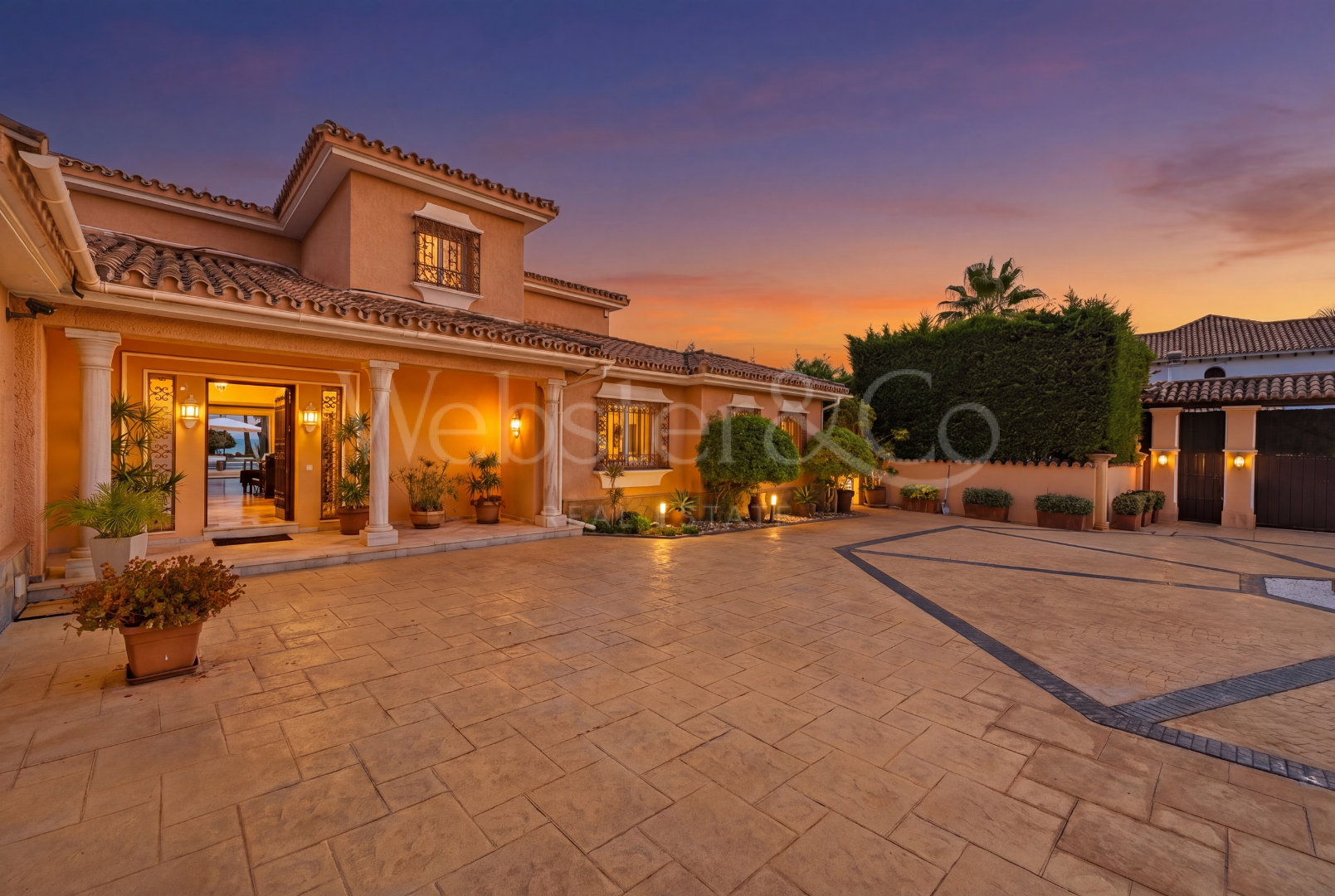Villa Serena - Regal Luxury in Benamara