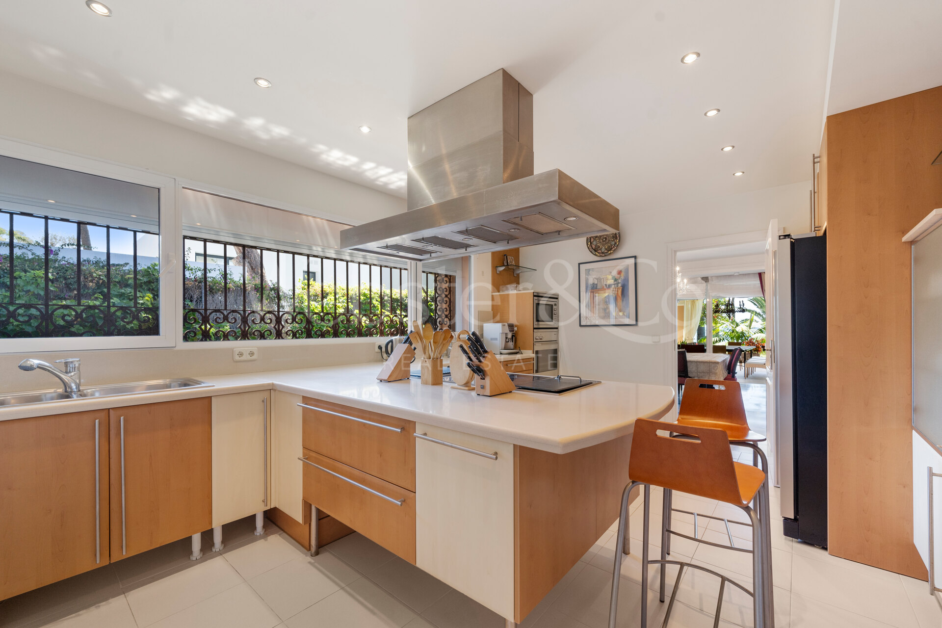 Villa Serena - Regal Luxury in Benamara