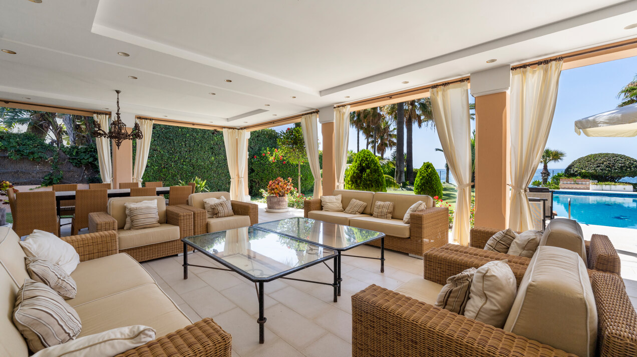 Dynamic 9 bedroom residence takes its beachfront position elegantly on the New Golden Mile