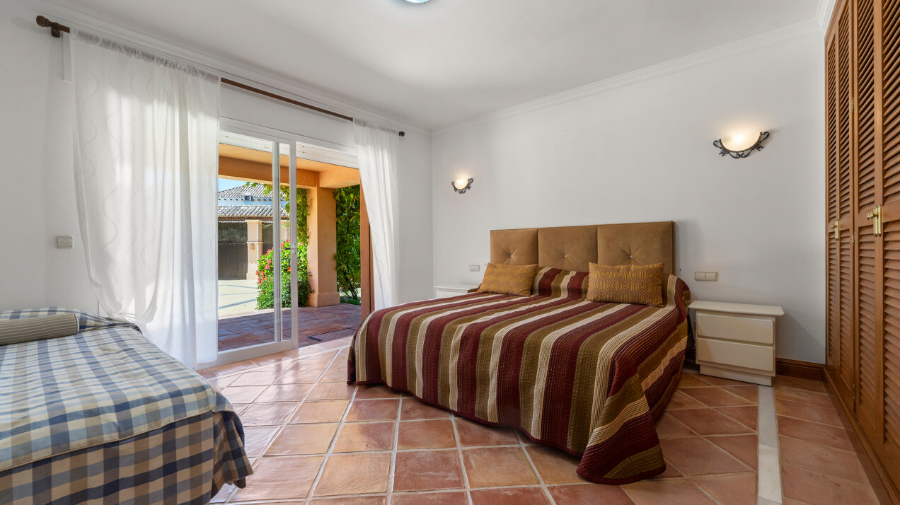 Dynamic 9 bedroom residence takes its beachfront position elegantly on the New Golden Mile