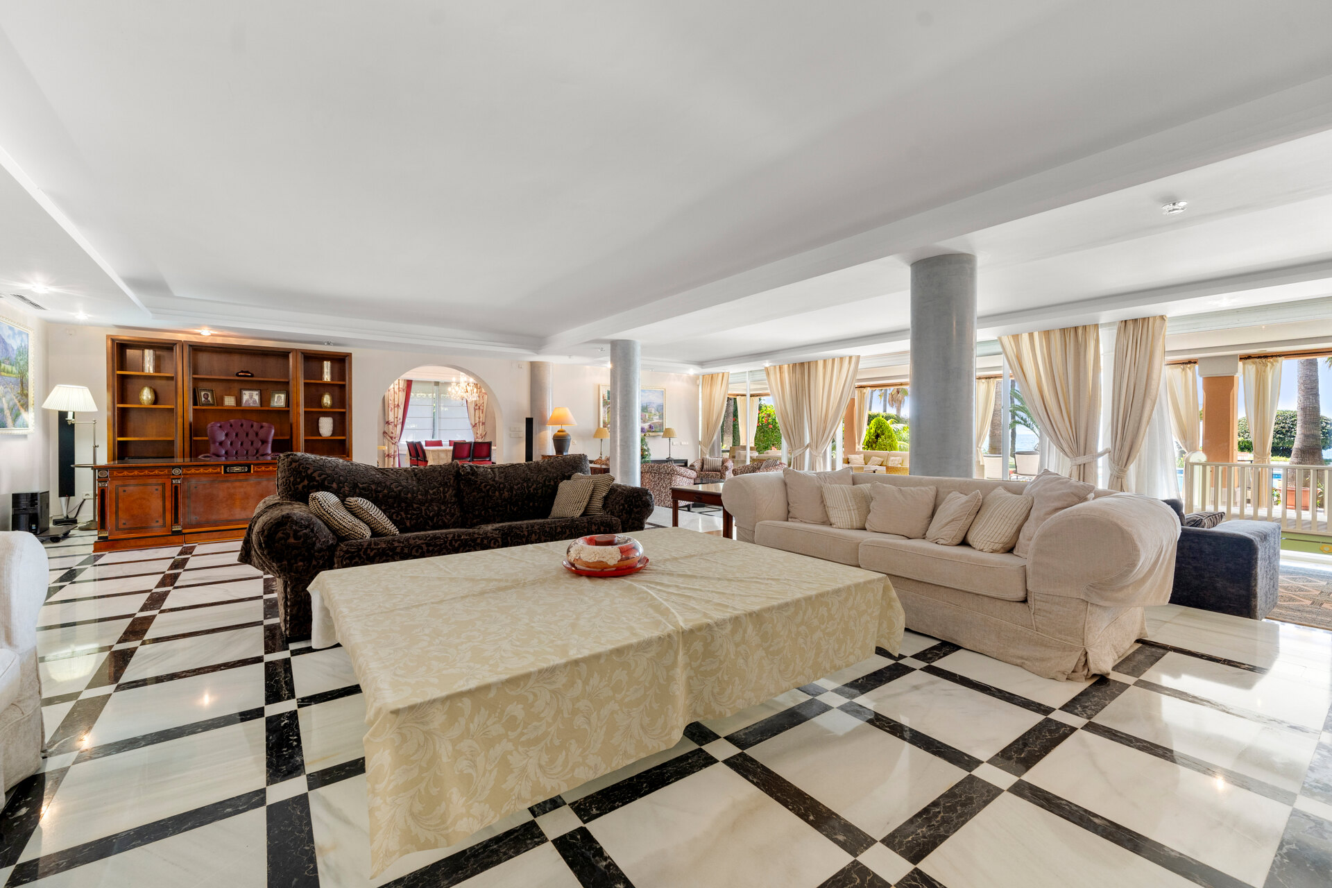 Dynamic 9 bedroom residence takes its beachfront position elegantly on the New Golden Mile