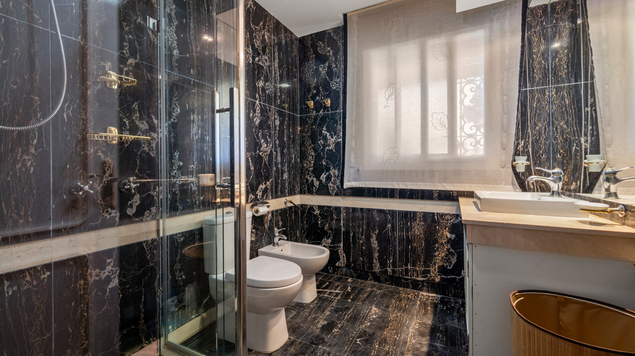 Dynamic 9 bedroom residence takes its beachfront position elegantly on the New Golden Mile
