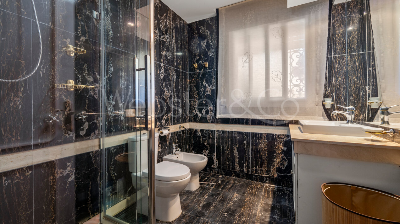 Villa Serena - Regal Luxury in Benamara