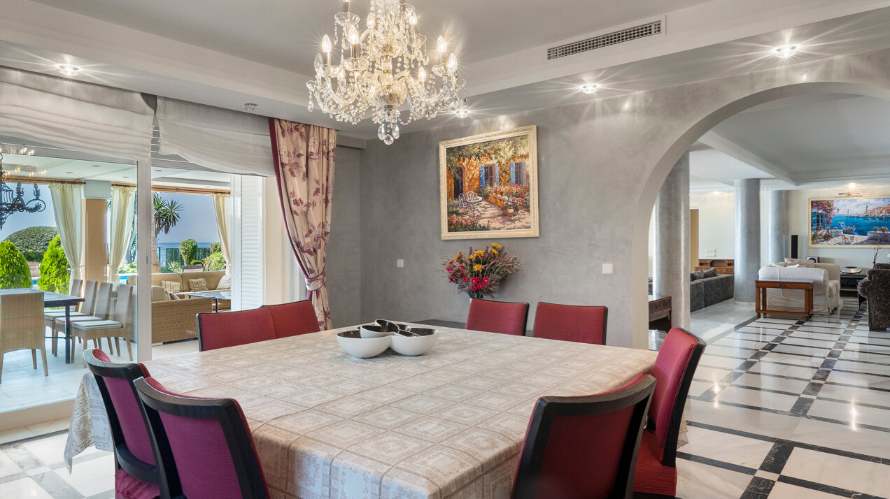 Dynamic 9 bedroom residence takes its beachfront position elegantly on the New Golden Mile