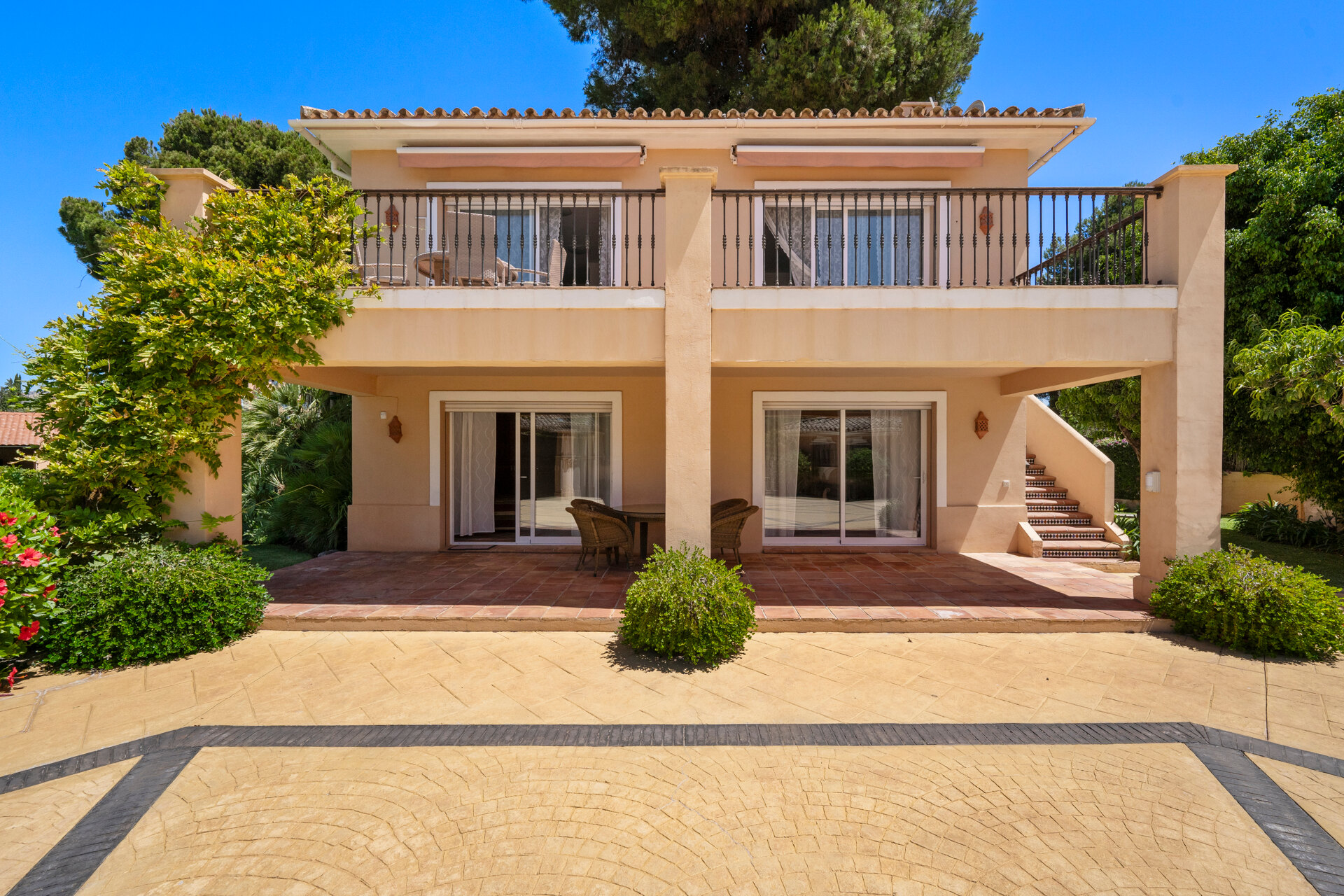 Dynamic 9 bedroom residence takes its beachfront position elegantly on the New Golden Mile