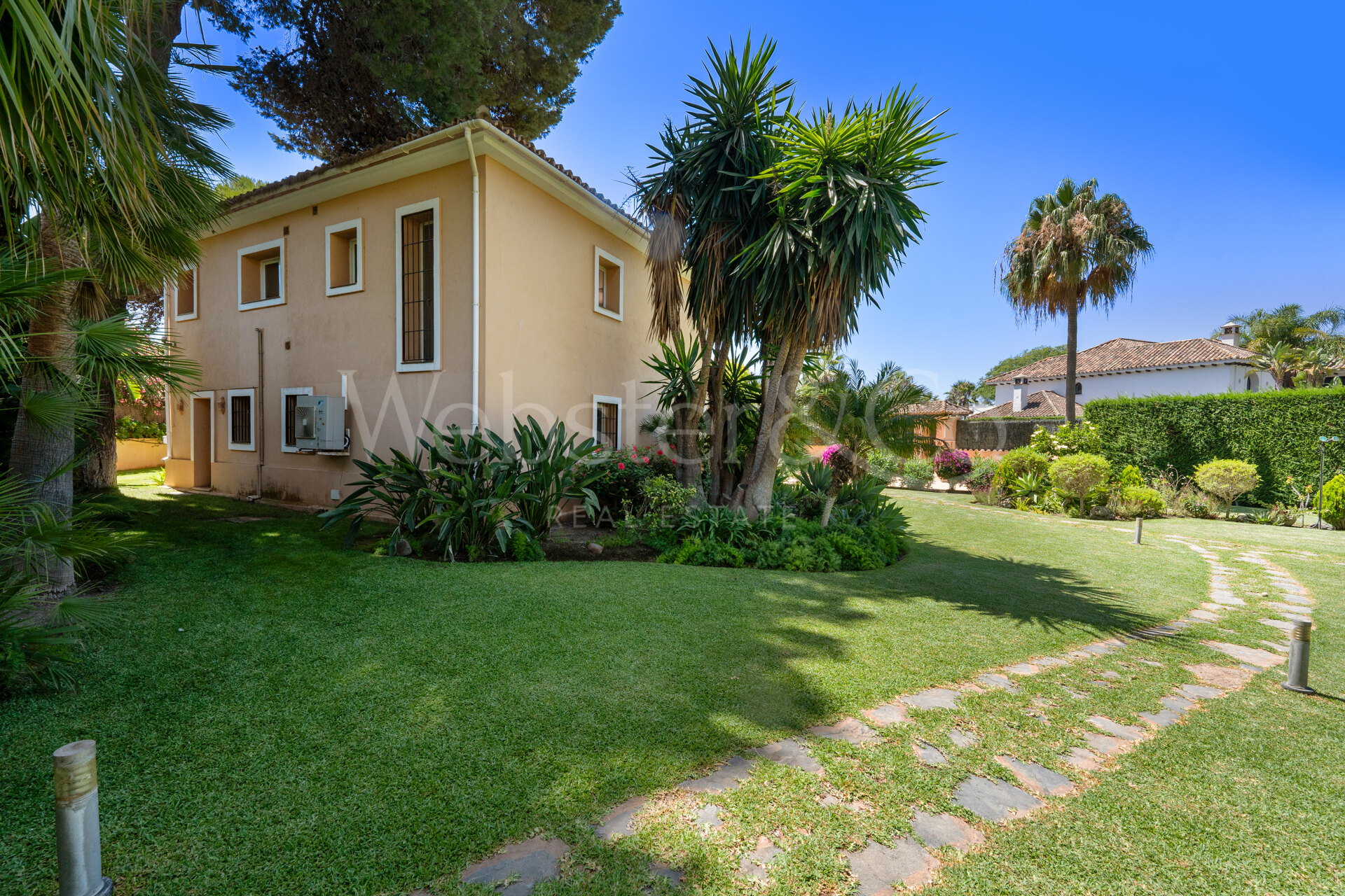 Villa Serena - Regal Luxury in Benamara