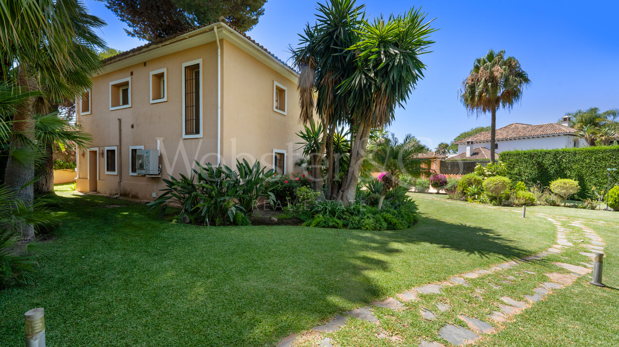 Villa Serena - Regal Luxury in Benamara