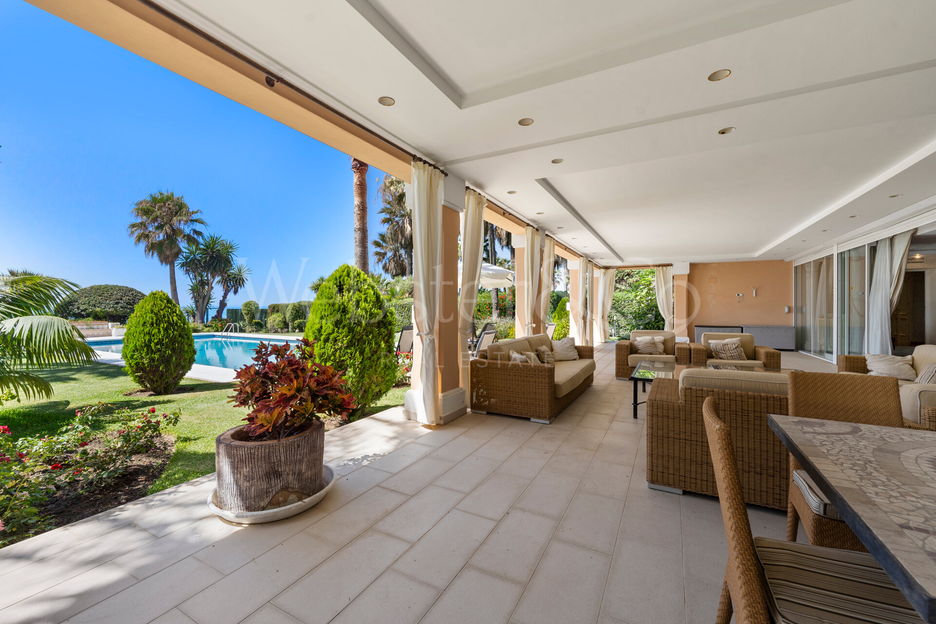 Villa Serena - Regal Luxury in Benamara