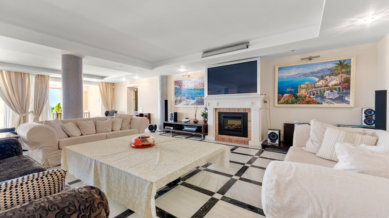 Dynamic 9 bedroom residence takes its beachfront position elegantly on the New Golden Mile