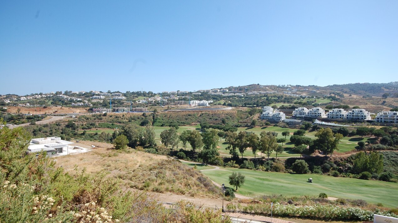 Contemporary modern new 3 bedroom villa with stunning golf views just minutes away from La Cala