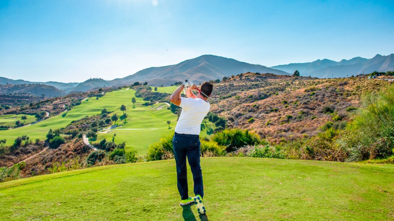Contemporary modern new 3 bedroom villa with stunning golf views just minutes away from La Cala
