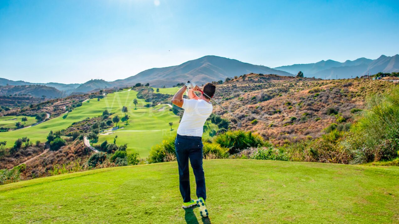 Moderna villa contemporánea de 3 dormitorios con increíbles vistas al golf en el borde de La Cala