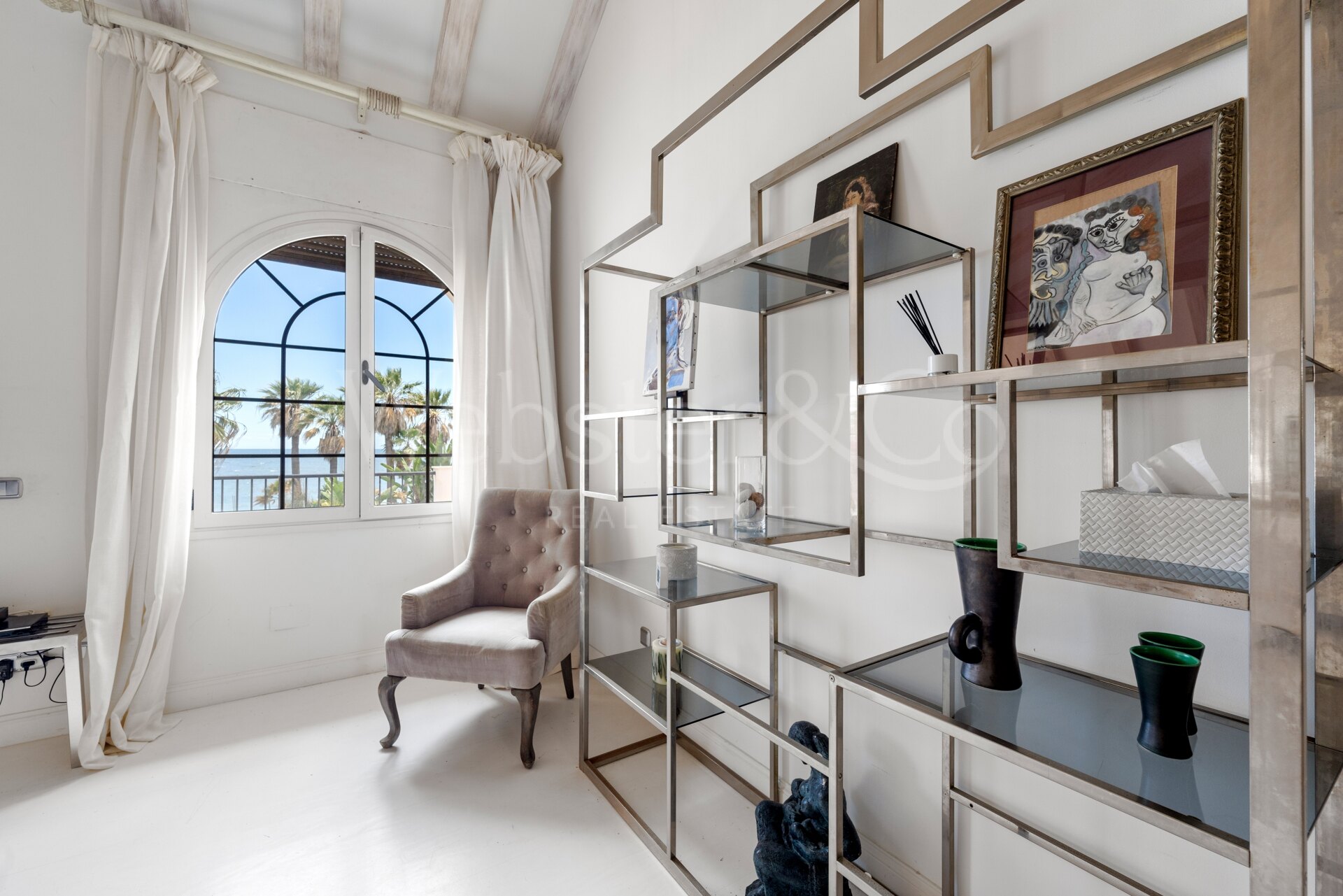 Villa Alcazar - Grand Beachfront Home, Estepona