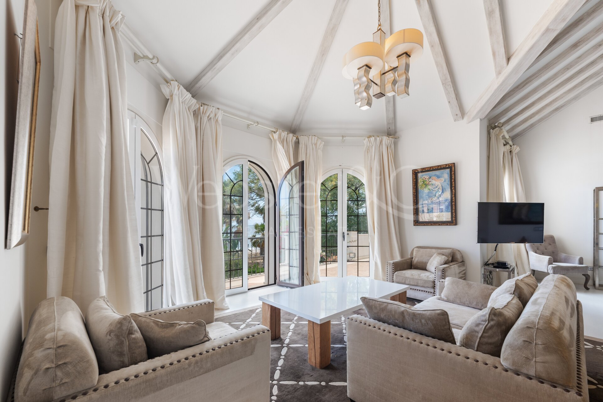 Villa Alcazar - Grand Beachfront Home, Estepona