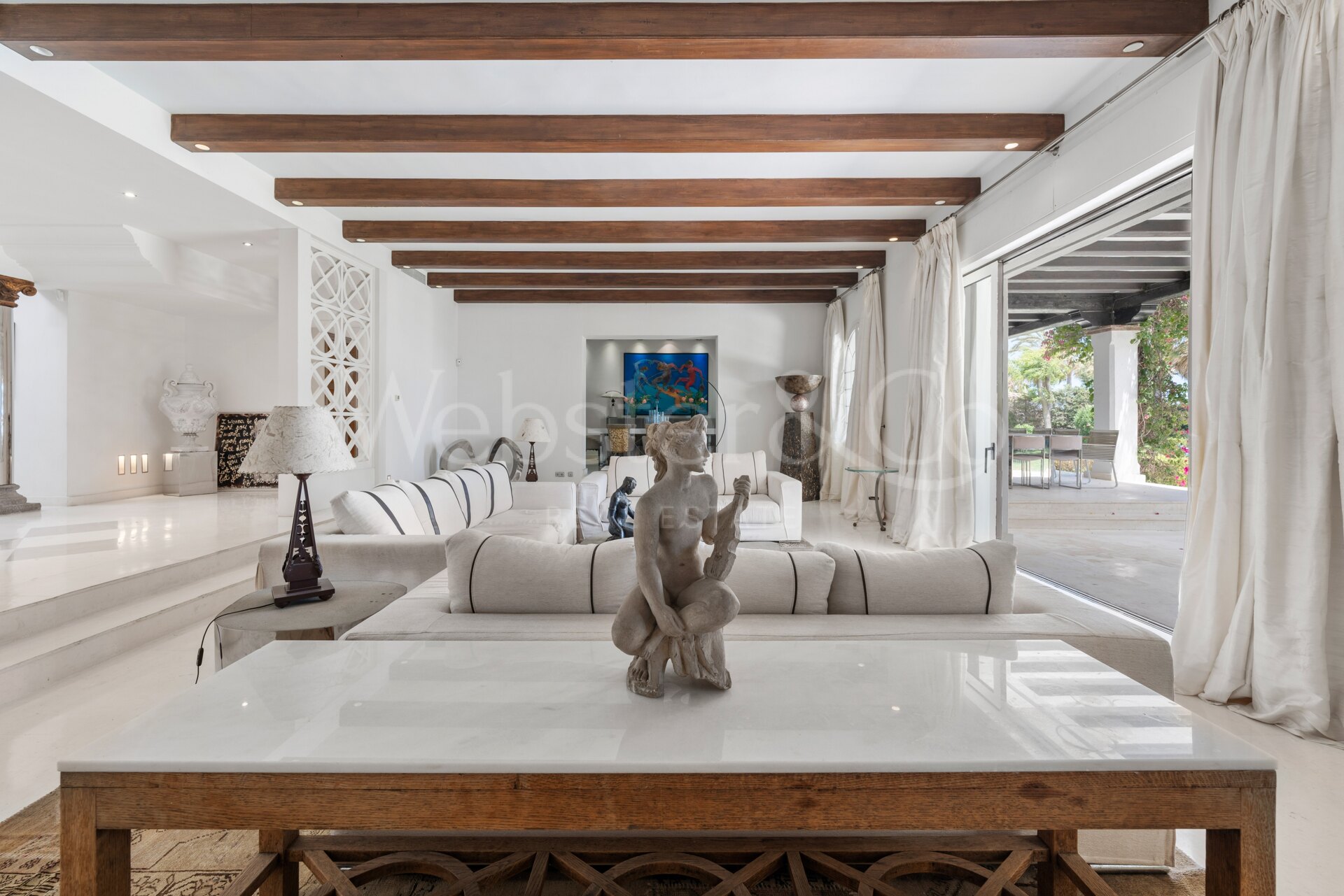 Villa Alcazar - Grand Beachfront Home, Estepona