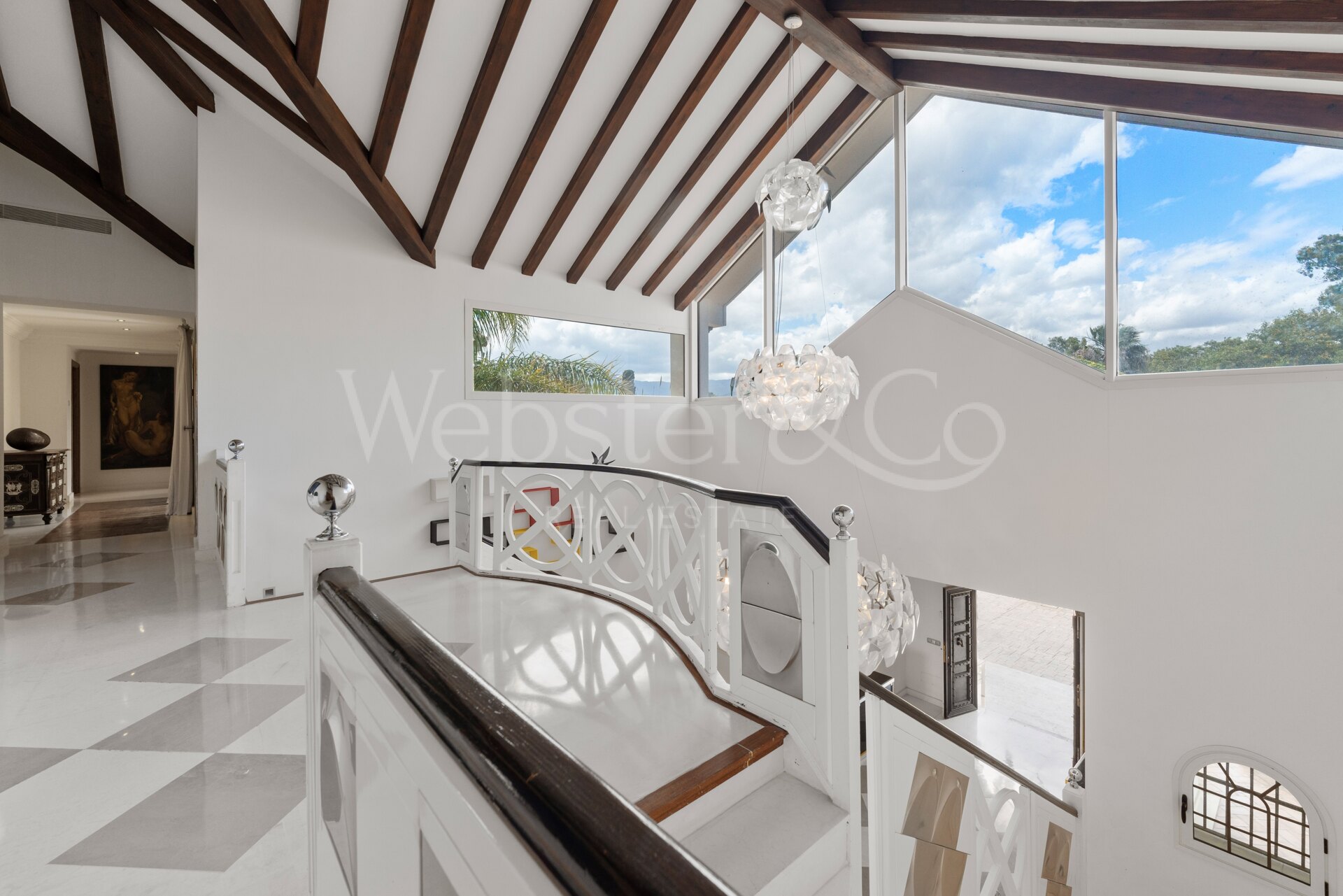 Villa Alcazar - Grand Beachfront Home, Estepona