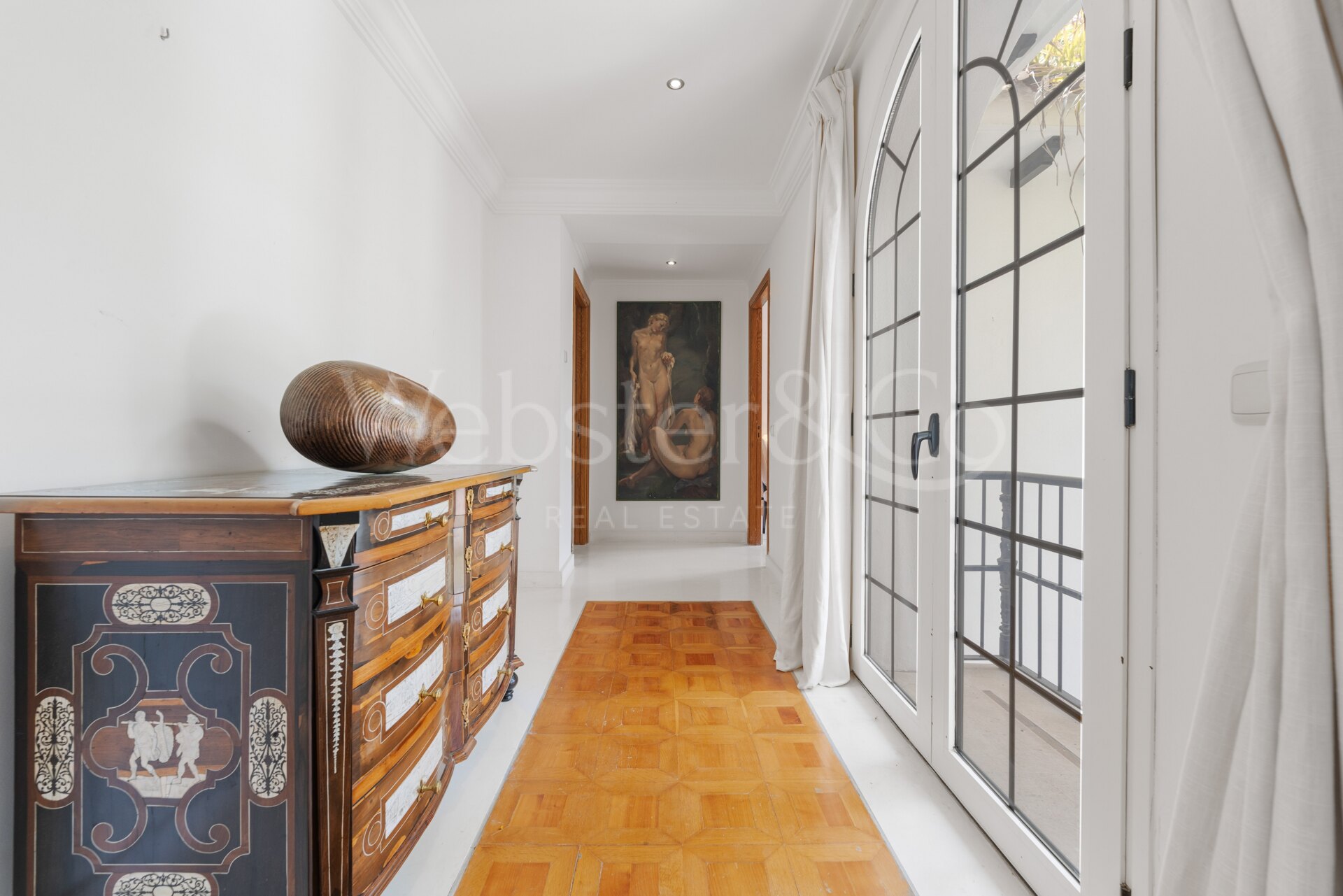 Villa Alcazar - Grand Beachfront Home, Estepona