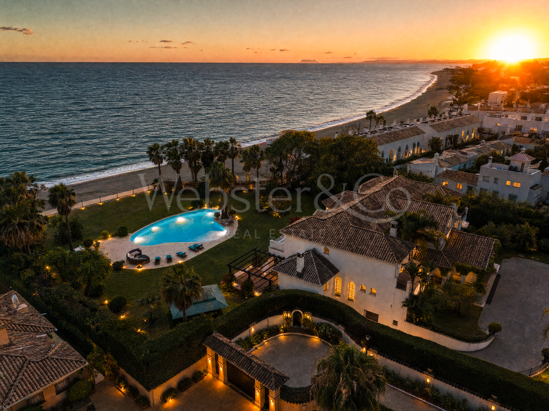 Villa Alma Lilia – Gran Villa Frente al Mar, Estepona