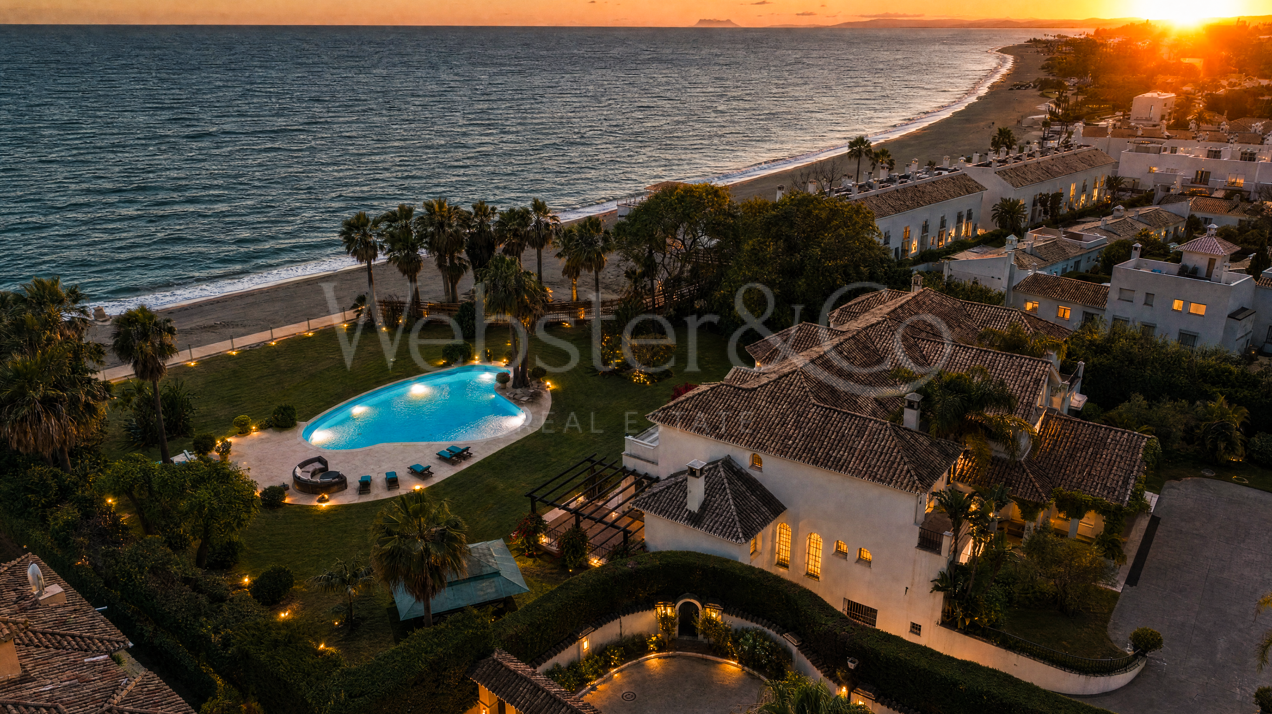 Villa Alma Lilia – Gran Villa Frente al Mar, Estepona