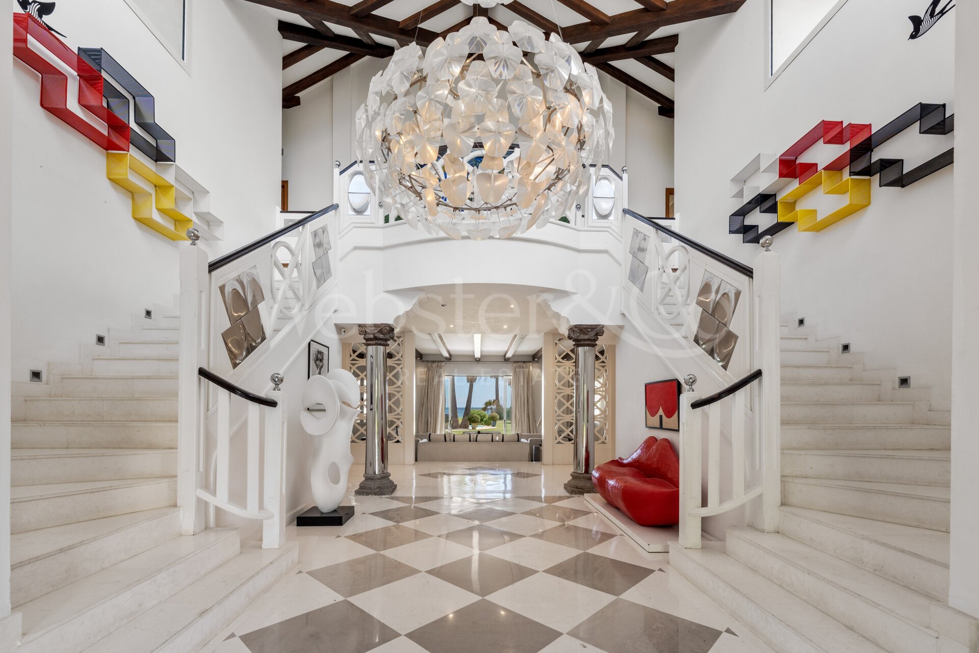 Villa Alcazar - Grand Beachfront Home, Estepona