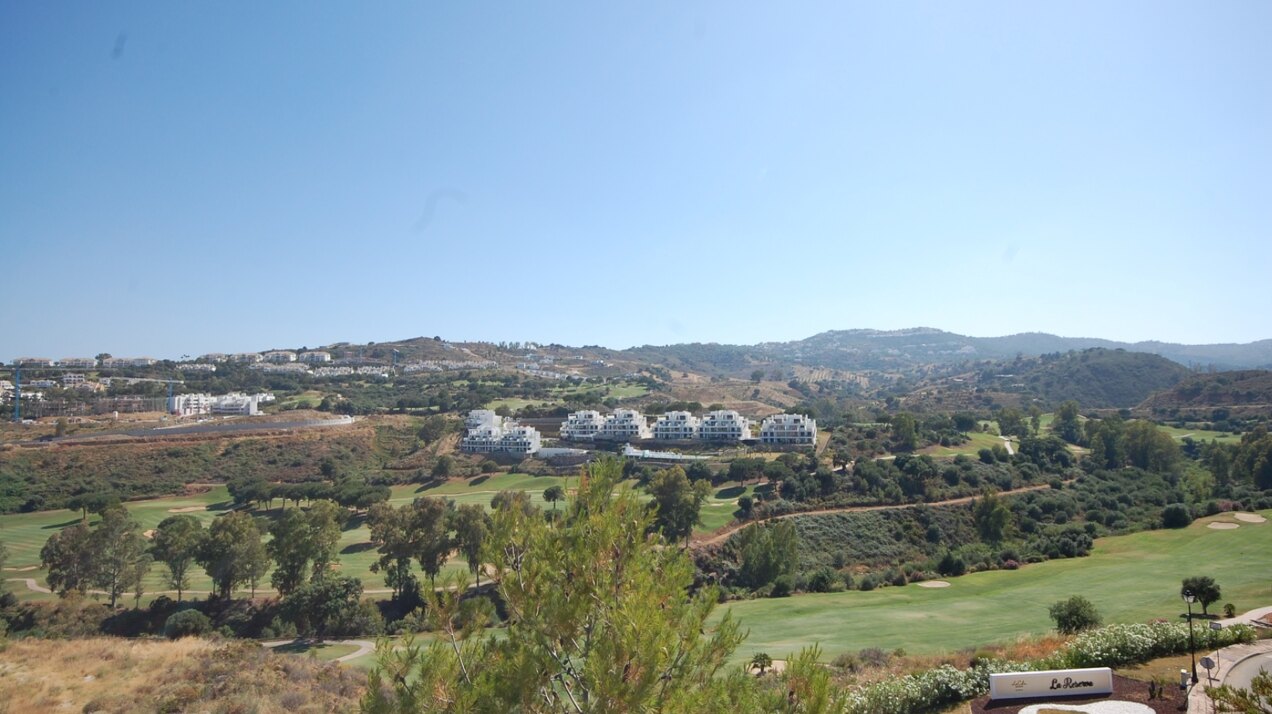 Contemporary modern new 3 bedroom villa with stunning golf views just minutes away from La Cala