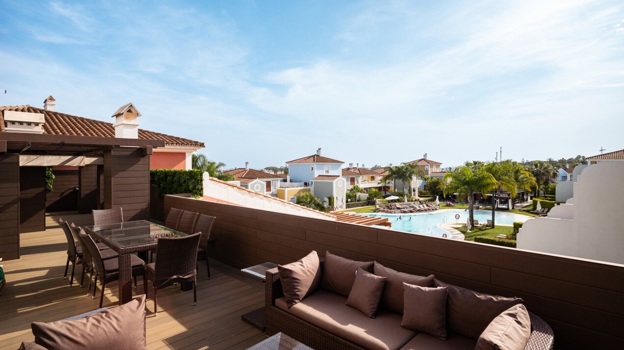Stunning south facing duplex penthouse in sought after urbanisation in Estepona