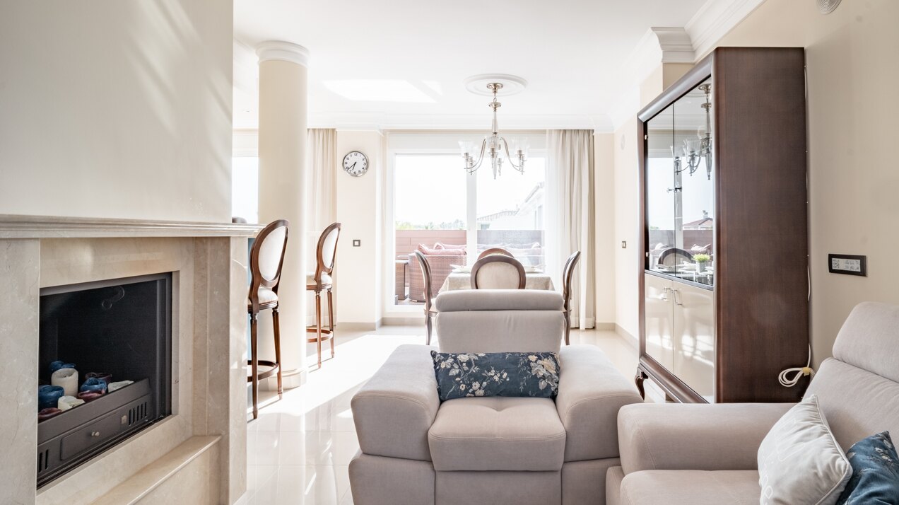 Stunning south facing duplex penthouse in sought after urbanisation in Estepona