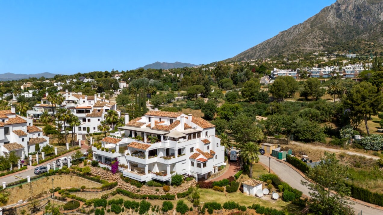 Incredible 4 bedroom duplex penthouse within prestigious gated community offers stunning views
