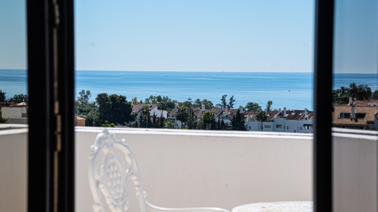 Incredible 4 bedroom duplex penthouse within prestigious gated community offers stunning views