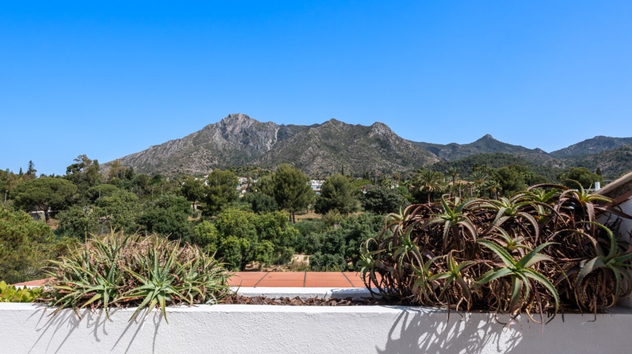 Incredible 4 bedroom duplex penthouse within prestigious gated community offers stunning views