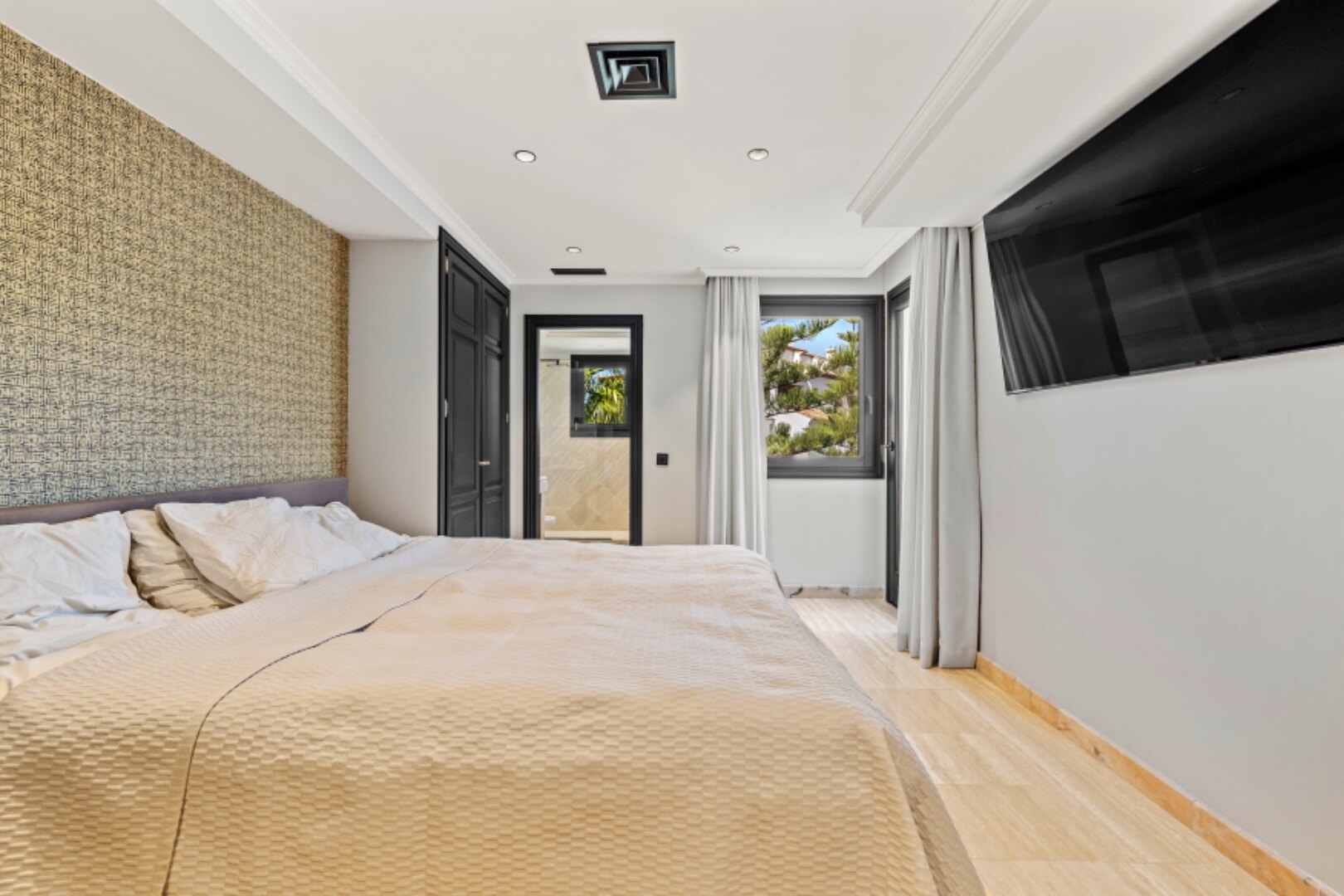 Incredible 4 bedroom duplex penthouse within prestigious gated community offers stunning views