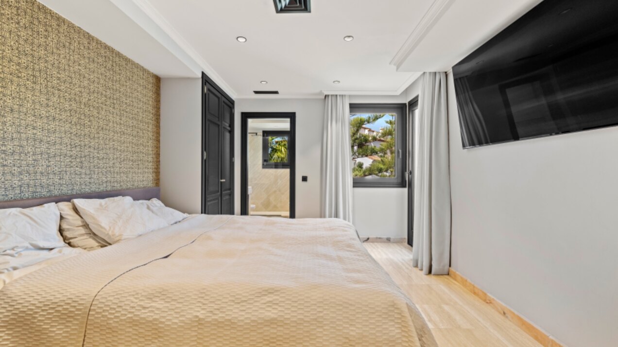 Incredible 4 bedroom duplex penthouse within prestigious gated community offers stunning views