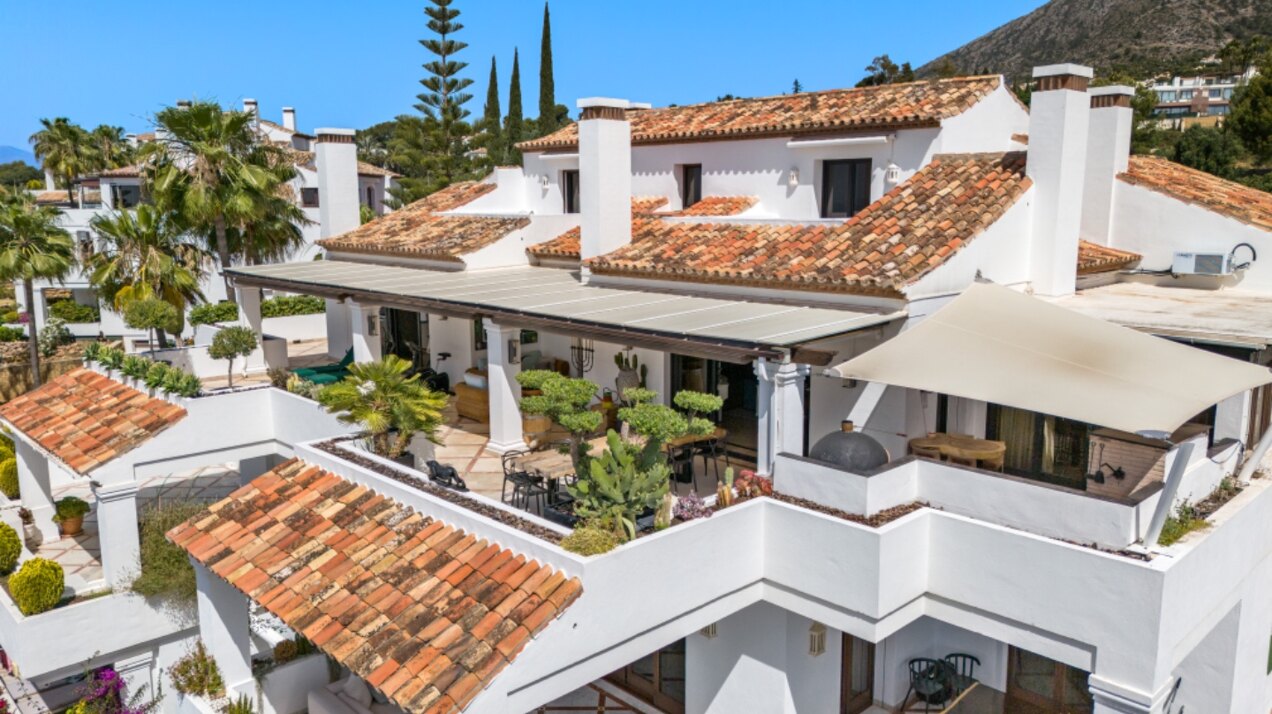 Incredible 4 bedroom duplex penthouse within prestigious gated community offers stunning views
