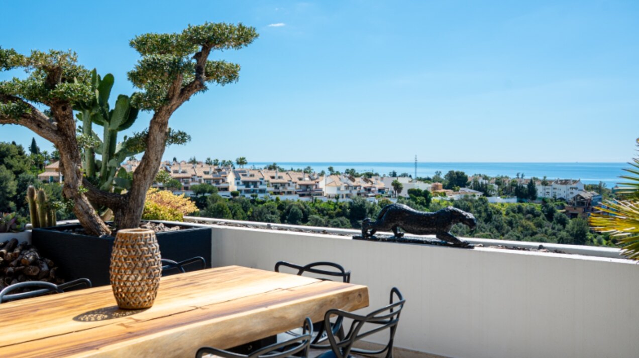 Incredible 4 bedroom duplex penthouse within prestigious gated community offers stunning views
