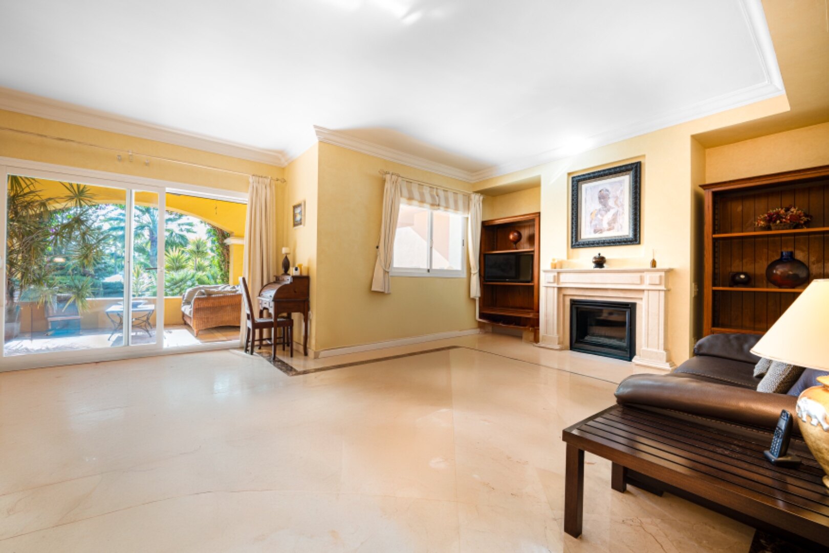 Stately 4 bedroom townhouse in quiet leafy streets in a renowned gated community is chic & welcoming