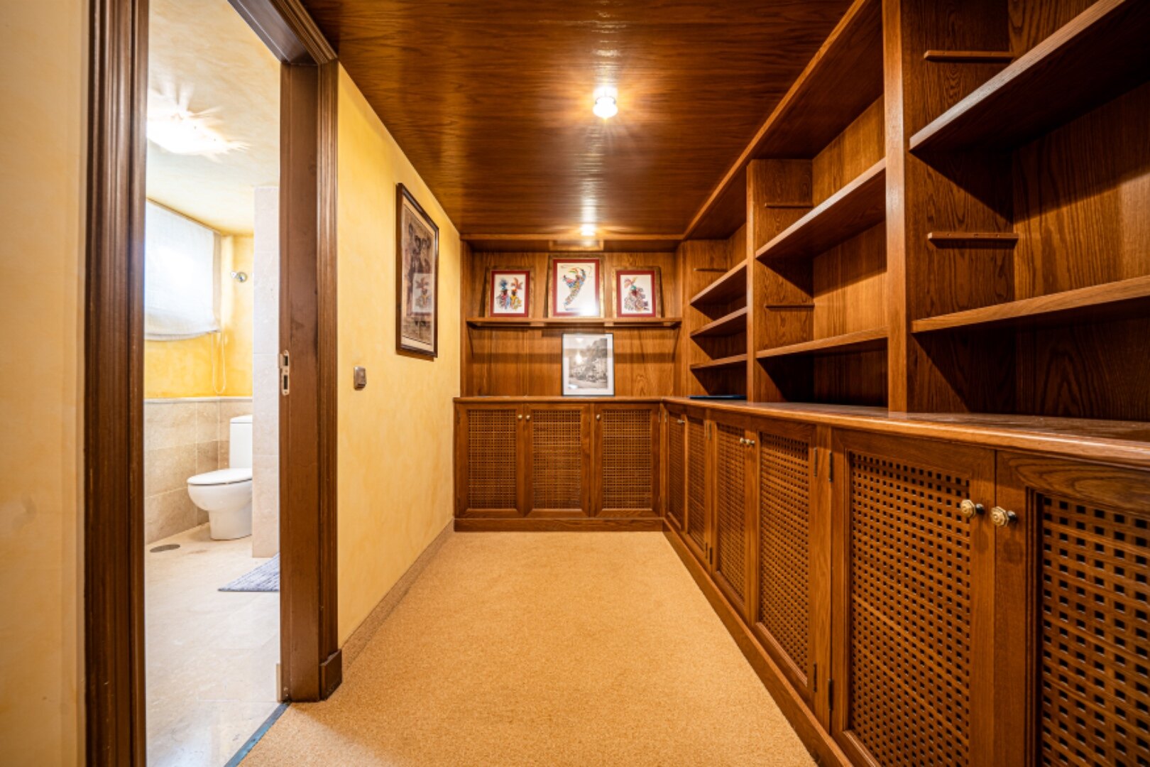 Stately 4 bedroom townhouse in quiet leafy streets in a renowned gated community is chic & welcoming