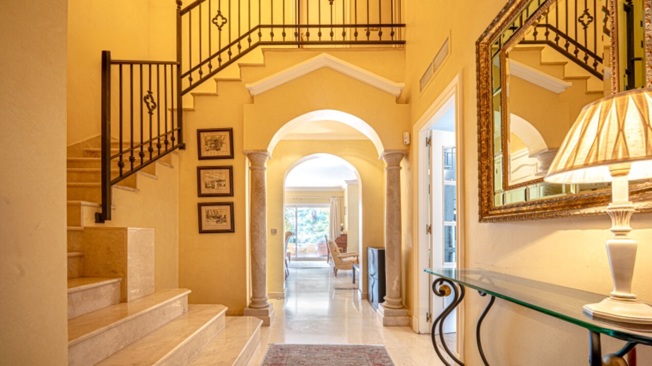 Stately 4 bedroom townhouse in quiet leafy streets in a renowned gated community is chic & welcoming