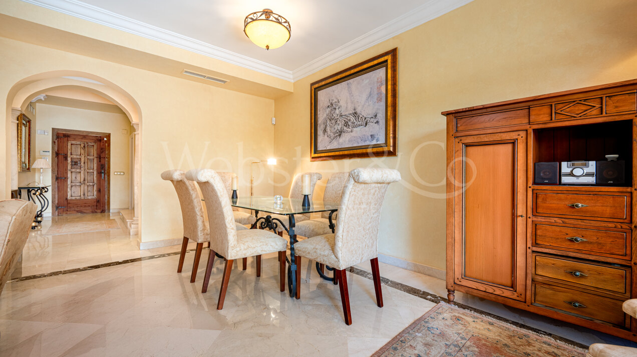 Stately townhouse in quiet & prestigious enclave