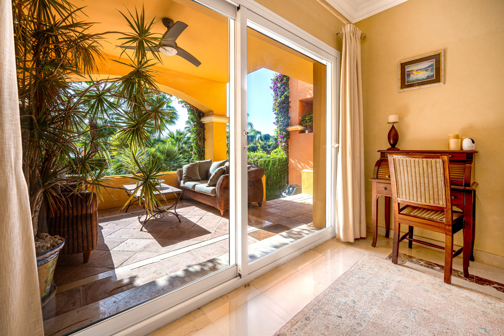 Stately townhouse in quiet & prestigious enclave