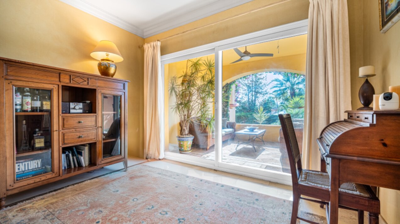 Stately 4 bedroom townhouse in quiet leafy streets in a renowned gated community is chic & welcoming