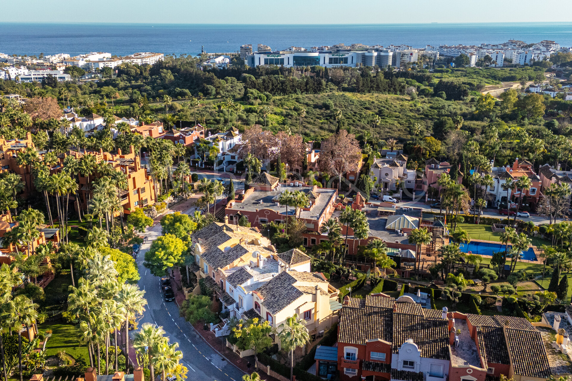 Casa adosada en enclave de élite, tranquilo y distinguido