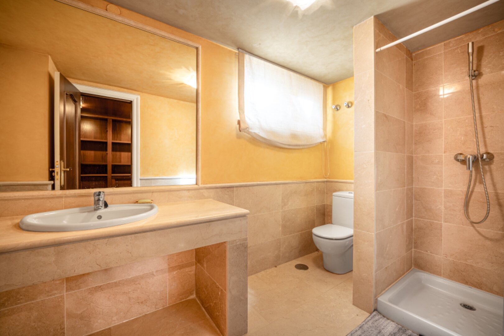 Stately 4 bedroom townhouse in quiet leafy streets in a renowned gated community is chic & welcoming