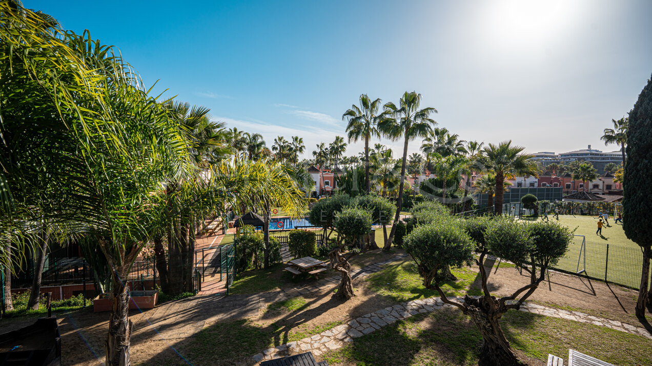 Stately townhouse in quiet & prestigious enclave