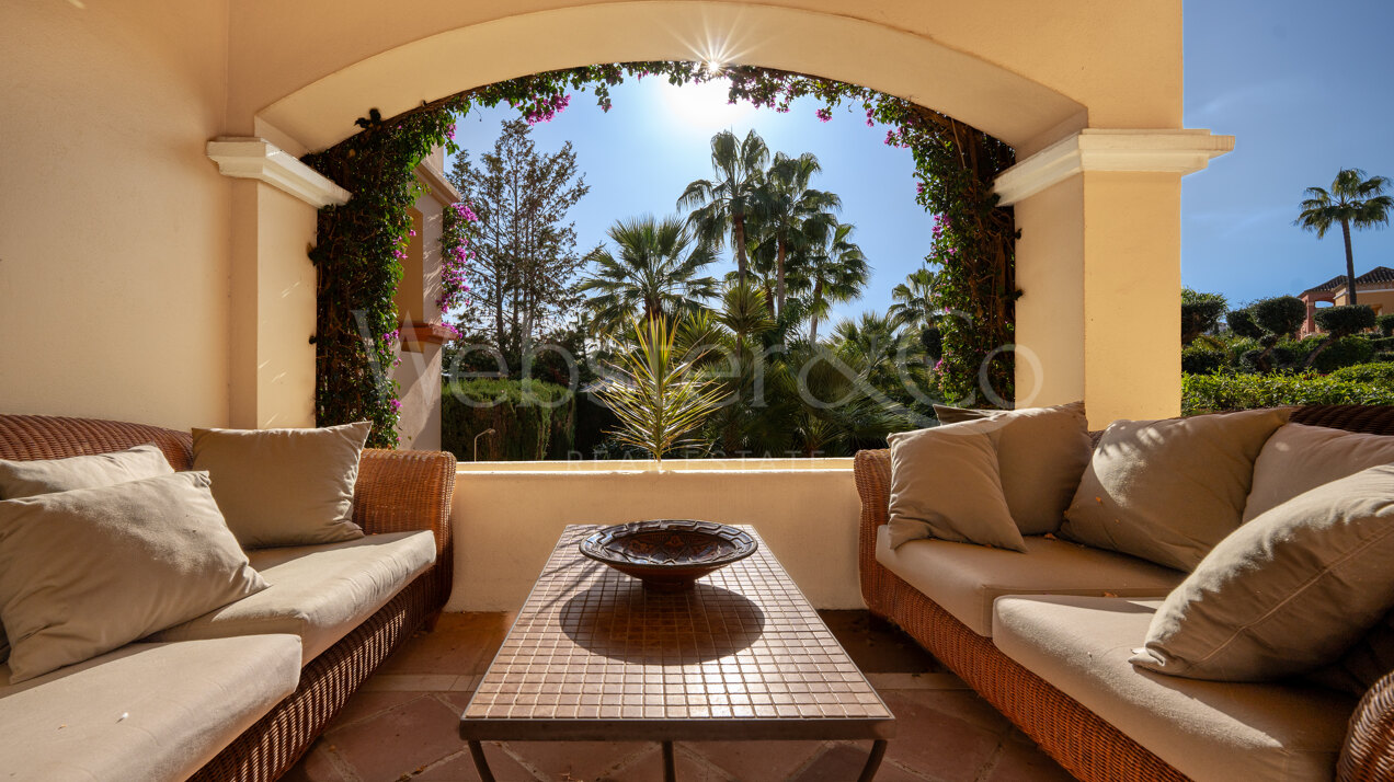 Stately townhouse in quiet & prestigious enclave