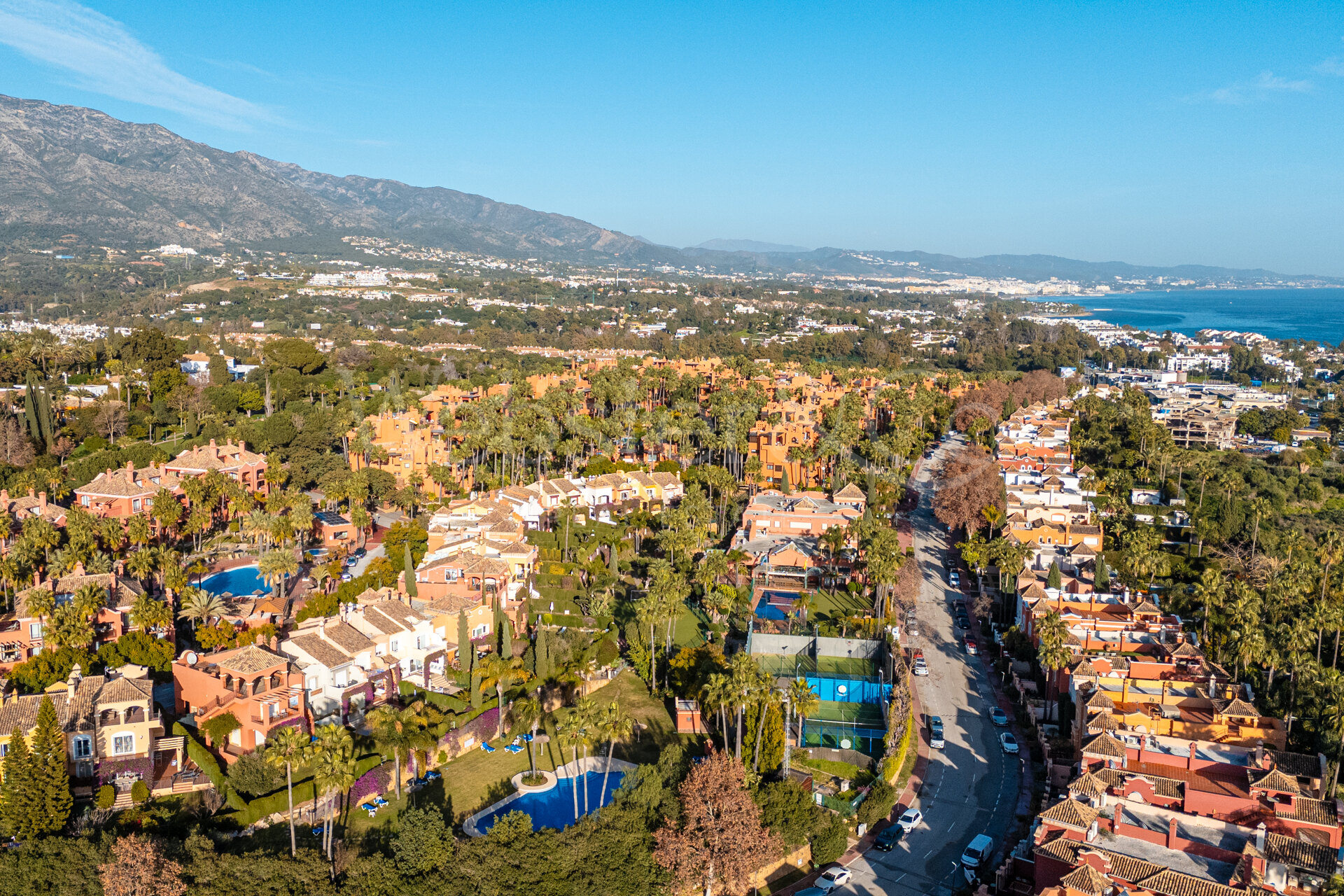 Casa adosada en enclave de élite, tranquilo y distinguido
