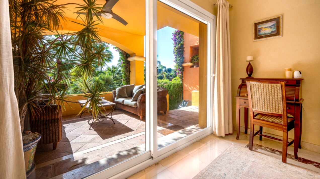 Stately 4 bedroom townhouse in quiet leafy streets in a renowned gated community is chic & welcoming