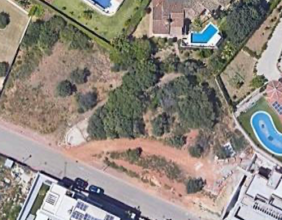 Parcela con luz verde para construir en Mijas – licencia incluida