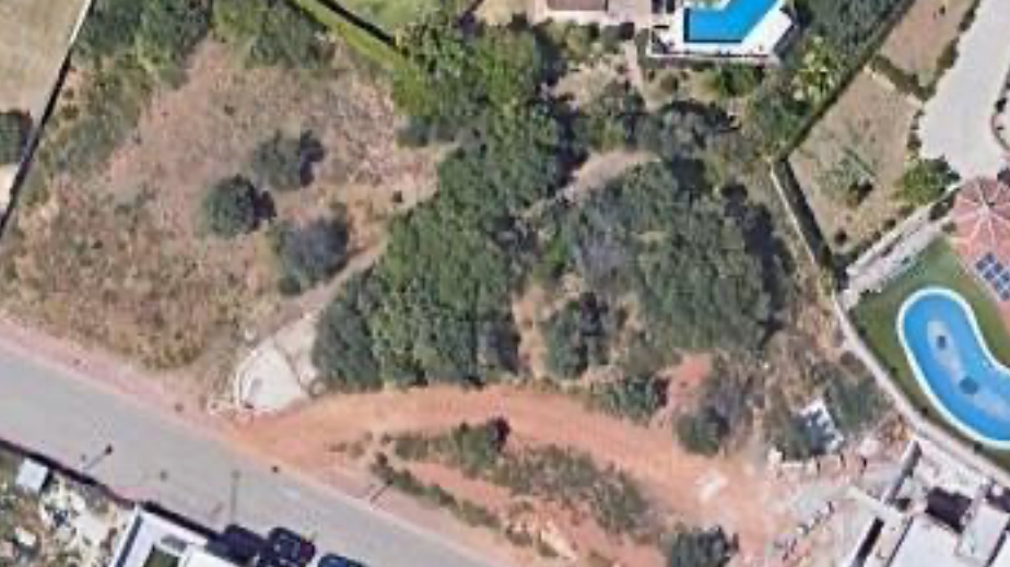 Fully licensed, construction-ready plot in Mijas