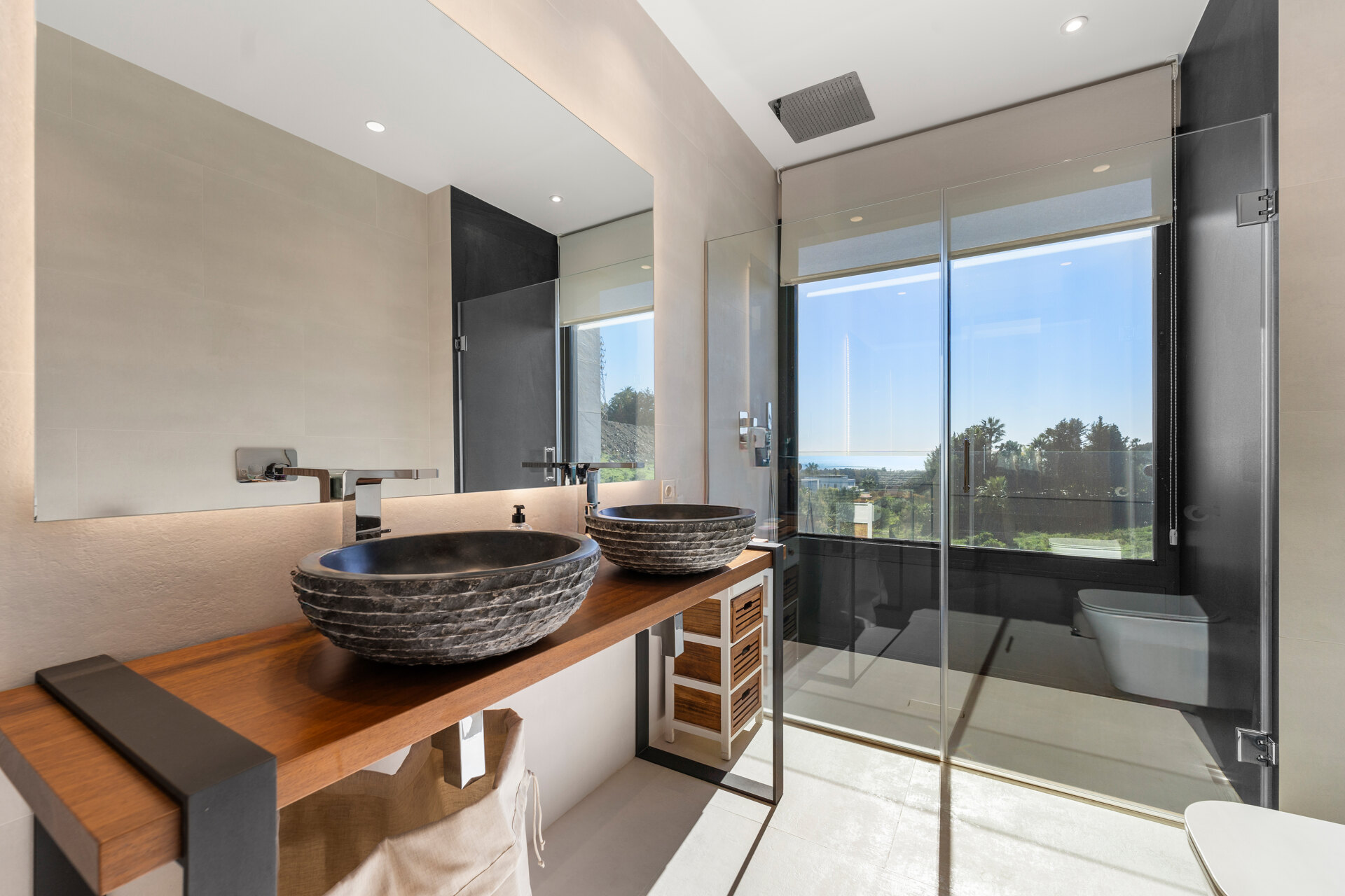 Elegant, chic and impressive - this 4 bedroom villa within a gated community embodies modernity